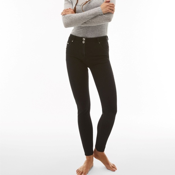 (H1) FREDDY WR.UP®COMFORTABLE SHAPING PANTS with a Sebra print, size 10 - Picture 7 of 13